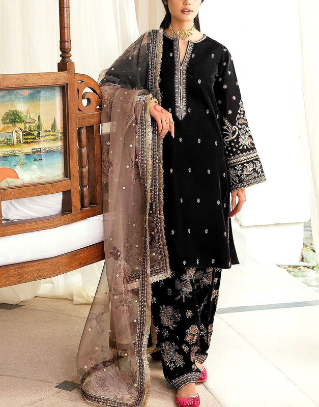 Heavy Embroidered Velvet Party Wear Dress with Emb. Organza Dupatta 2026