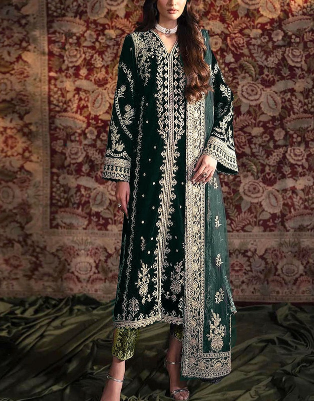 Luxury Heavy Embroidered Velvet Wedding Dress with Emb. Organza Dupatta 2026